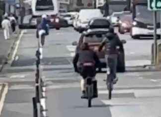 Edinburgh E-Bike Youths Filmed Performing Reckless Stunts: Risky Behavior Caught on Camera news-12082024-192344
