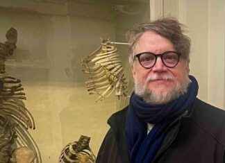 Exploring Edinburgh: Hollywood Director Visits Historical Museum news-15092024-010249