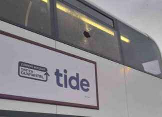 Bus Window Smashed in Midlothian, Causing Service Diversions news-17092024-014922