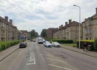 Emergency Service Presence Leads to Closure of Busy Edinburgh Road news-05102024-091124