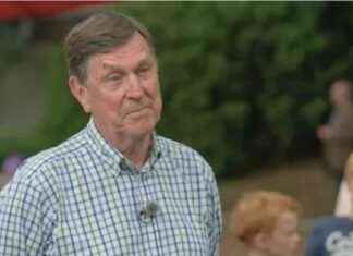 Edinburgh Antiques Roadshow Guest Experiences Awkward Moment During Valuation of Rare Item news-07102024-092429