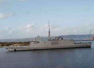 French Warship Arrives at Edinburgh Waterfront: Stunning Images and Details news-19102024-204224