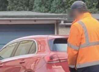 Man Using Flame Thrower in Edinburgh Street Shocks American Resident news-24102024-031728