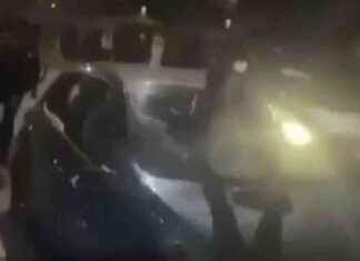 Shocking Video of Youths Vandalizing Car in Edinburgh news-06112024-112401