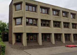 Neglectful Carer in Edinburgh Leaves Resident Alone While Eating, Resulting in Choking news-11112024-220326