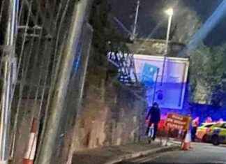 21-Year-Old Edinburgh Driver Arrested by Officers for Incident on Busy Road news-16112024-161918