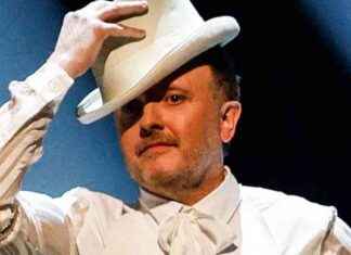 Chris McCausland’s Chaotic Marriage: A Look at Strictly Star’s Relationship Journey news-17112024-222813