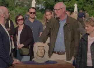 Dos and Don’ts for Valuable Antiques: Expert Advice on Handling ‘Creepy Heads’ dos-and-donts-for-valuable-antiques-expert-advice-on-handling-creepy-heads