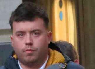 Edinburgh Parent Reports Coach’s Indecent Snapchats to School: Addressing Inappropriate Behavior edinburgh-parent-reports-coachs-ndecent-snapchats-to-school-addressing-nappropriate-behavior