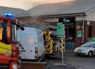 Emergency Response: Midlothian Police and Fire Crews Respond to Incident Outside Shops emergency-response-midlothian-police-and-fire-crews-respond-to-ncident-outside-shops