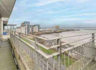 Luxurious Edinburgh Penthouse with Stunning Sea Views and Private Balcony for Sale luxurious-edinburgh-penthouse-with-stunning-sea-views-and-private-balcony-for-sale