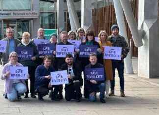 Edinburgh Protest: River City Stars Fight to Save Soap Opera edinburgh-protest-river-city-stars-fight-to-save-soap-opera