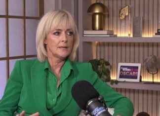 Jane Moore Opens Up About ‘Sofa-Surfing’ Following Divorce and Sale of Family Home jane-moore-opens-up-about-sofa-surfing-following-divorce-and-sale-of-family-home