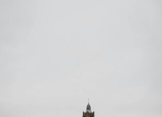 Edinburgh Castle SF: Discover The Secrets Behind Its Majesty