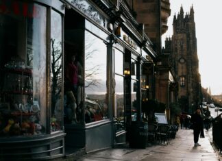 Auctioneers Edinburgh: Discover Expert Tips To Maximise Your Sale