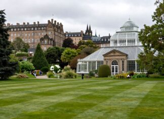 Explore Edinburgh’s Botanic Gardens: A Serene Escape in the Heart of the City